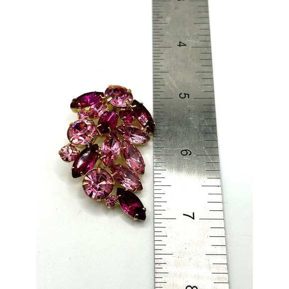 VTG Pink Rhinestone Pin Brooch Cluster Marquis Round Shaped Gold Tone Unsigned - Picture 7 of 7